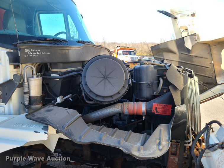 image for item HE9968 2003 International 7400  dump truck