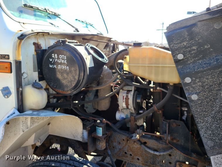 image for item HE9968 2003 International 7400  dump truck