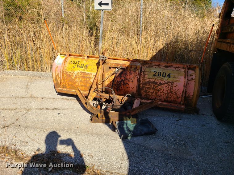 image for item HE9968 2003 International 7400  dump truck