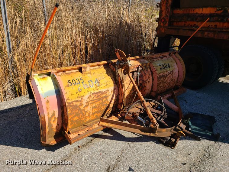 image for item HE9968 2003 International 7400  dump truck