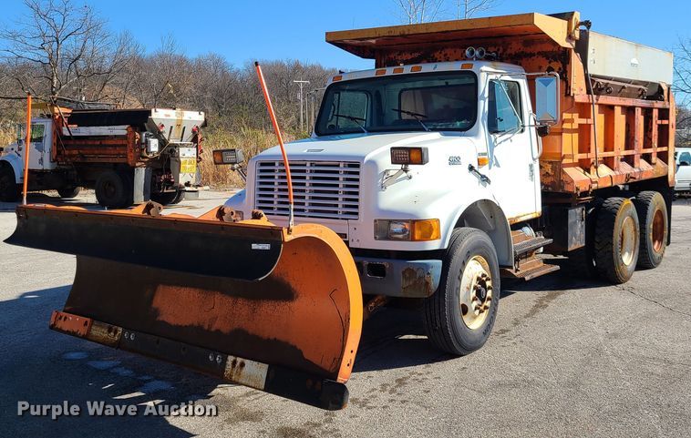 image for item HE9971 2001 International 4900  dump truck