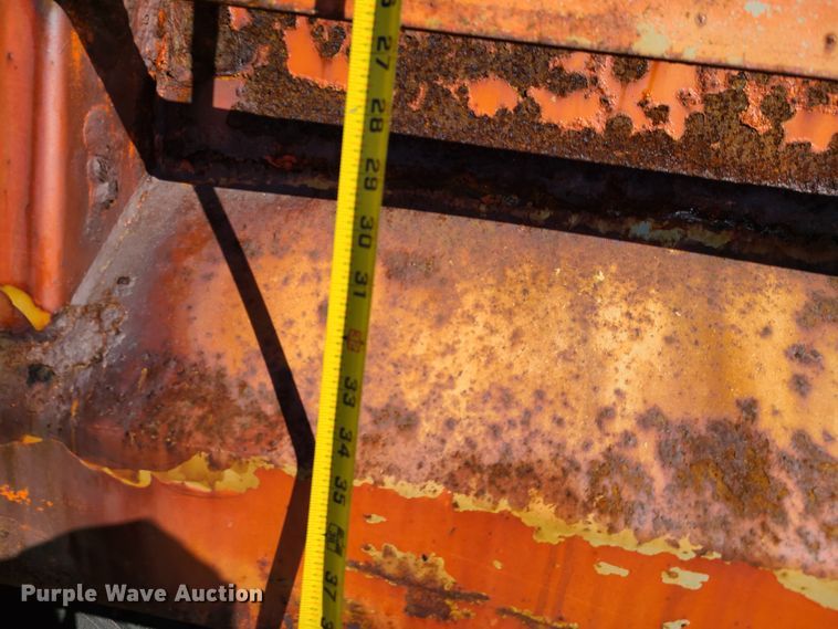 image for item HE9971 2001 International 4900  dump truck