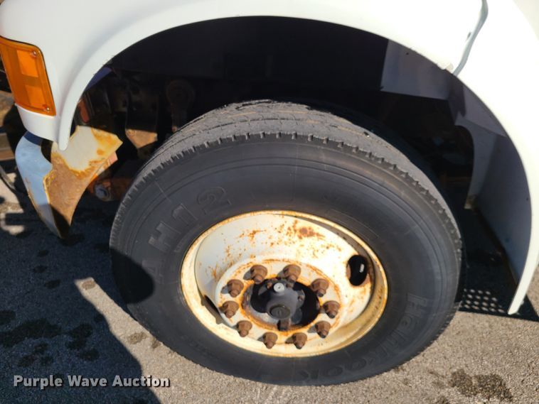 image for item HE9971 2001 International 4900  dump truck