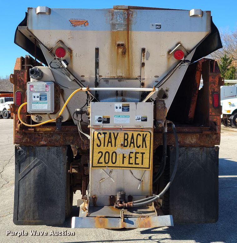 image for item HE9972 1997 International 4900  dump truck