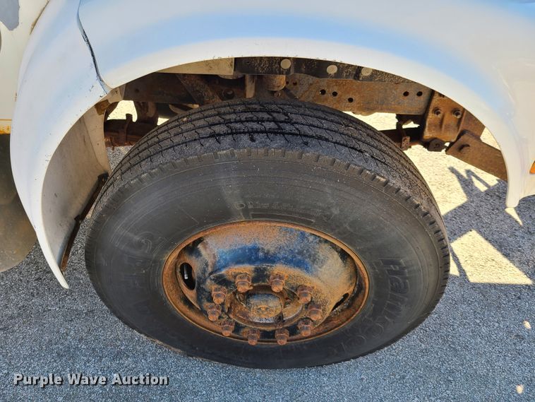 image for item HE9972 1997 International 4900  dump truck