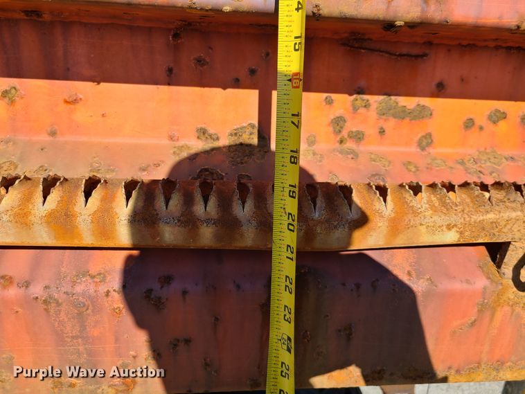 image for item HE9972 1997 International 4900  dump truck