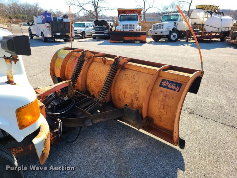 image for item HE9973 2001 International 4900  dump truck