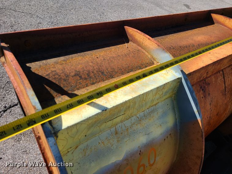 image for item HE9973 2001 International 4900  dump truck