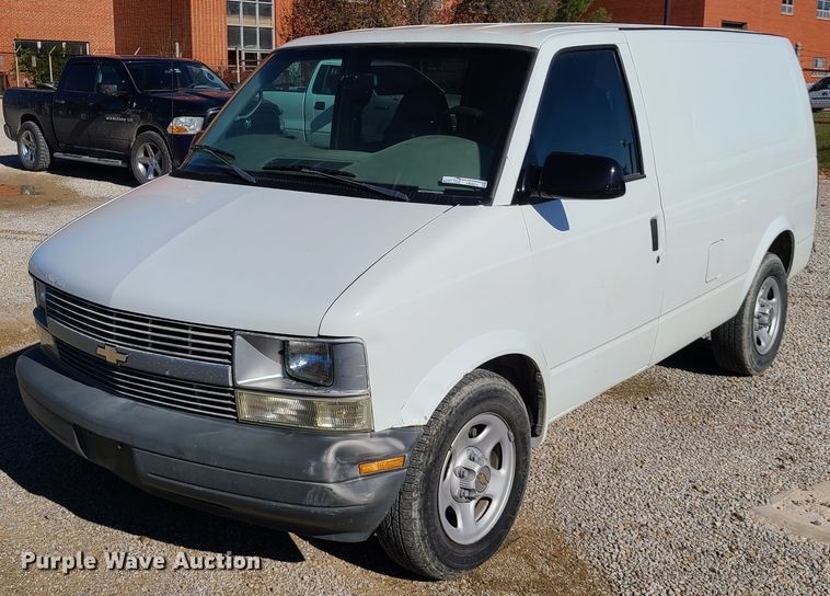 image for item HE9974 2003 Chevrolet Astro  van