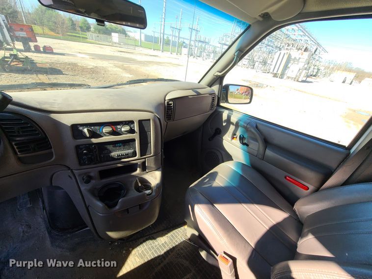 image for item HE9974 2003 Chevrolet Astro  van