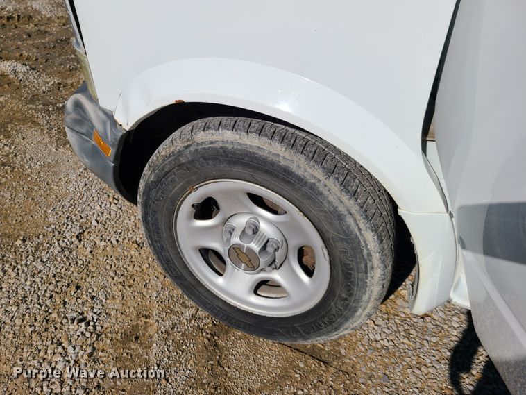 image for item HE9974 2003 Chevrolet Astro  van