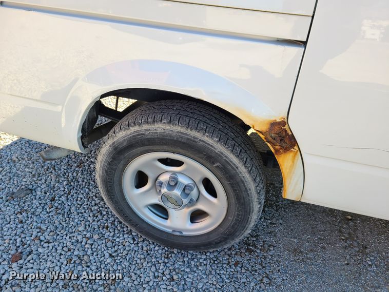 image for item HE9974 2003 Chevrolet Astro  van