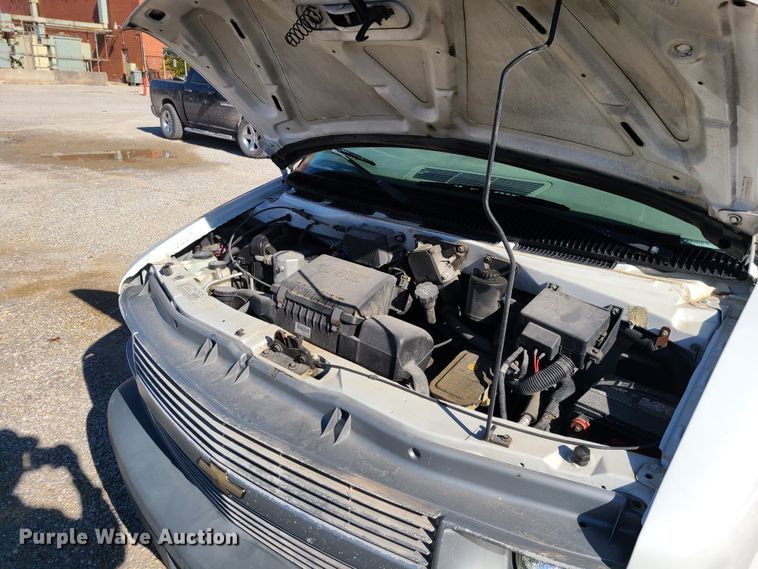 image for item HE9974 2003 Chevrolet Astro  van