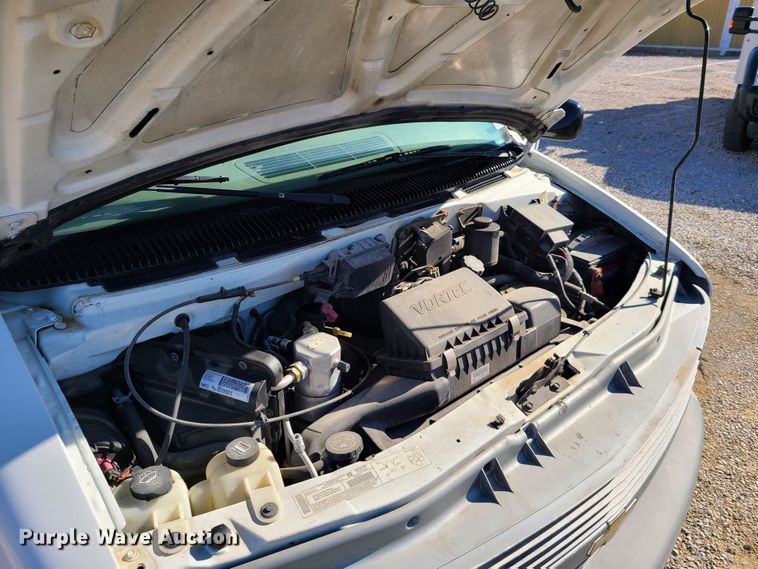 image for item HE9974 2003 Chevrolet Astro  van