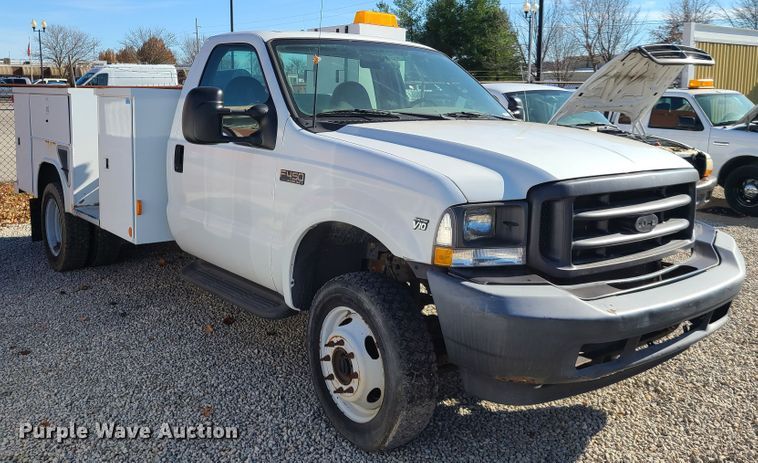 image for item HE9976 2003 Ford F450 Super Duty  utility truck