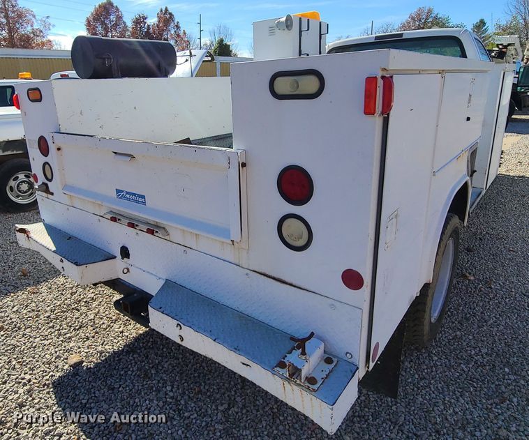 image for item HE9976 2003 Ford F450 Super Duty  utility truck