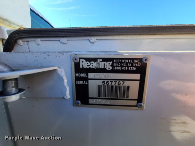 image for item HE9976 2003 Ford F450 Super Duty  utility truck