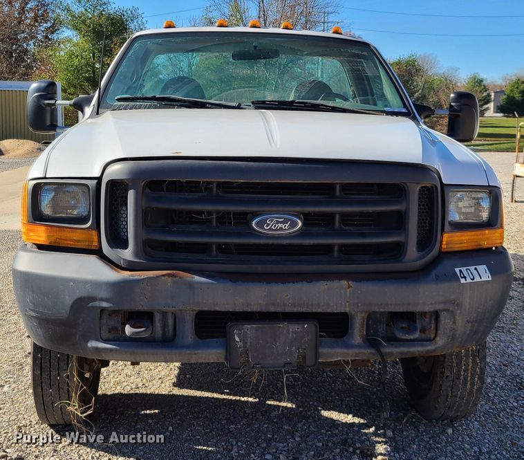 image for item HE9979 1999 Ford F450 Super Duty  utility truck