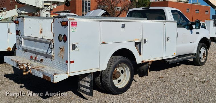 image for item HE9979 1999 Ford F450 Super Duty  utility truck