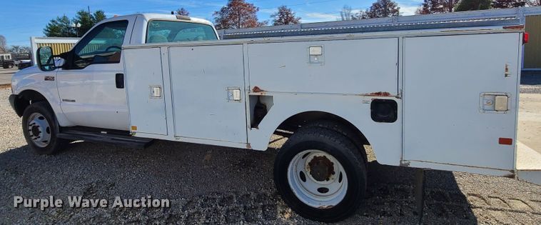 image for item HE9979 1999 Ford F450 Super Duty  utility truck