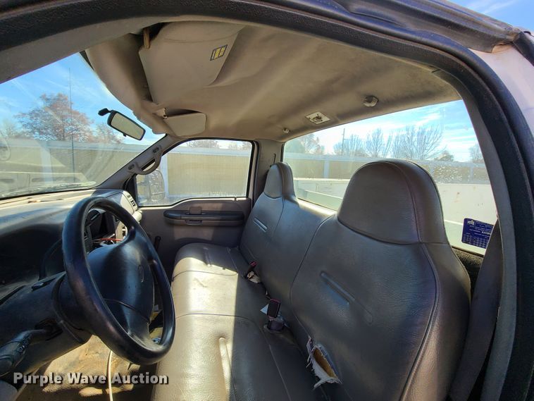 image for item HE9979 1999 Ford F450 Super Duty  utility truck