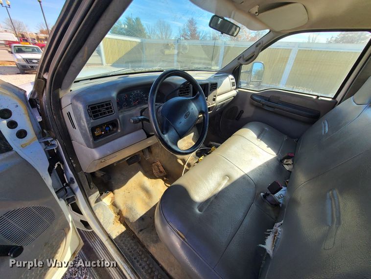 image for item HE9979 1999 Ford F450 Super Duty  utility truck