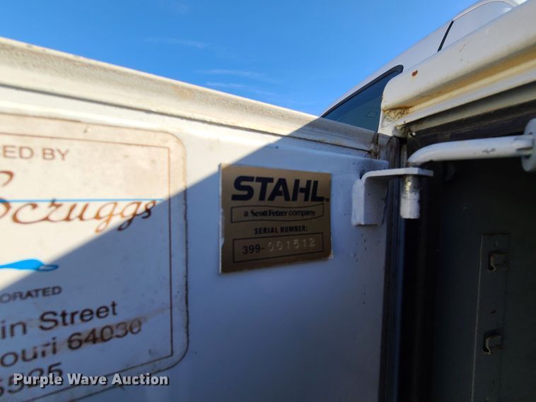 image for item HE9979 1999 Ford F450 Super Duty  utility truck