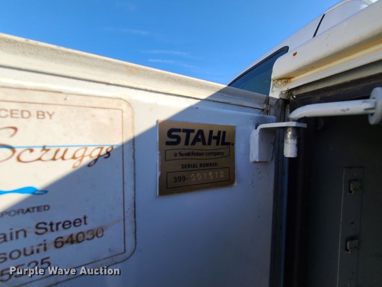 image for item HE9979 1999 Ford F450 Super Duty  utility truck