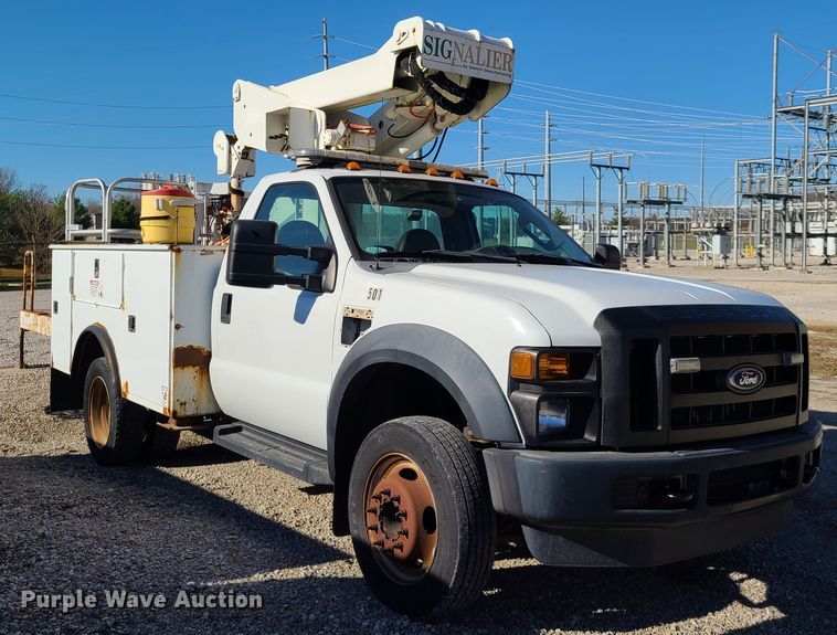 image for item HE9980 2009 Ford F550 Super Duty  bucket truck