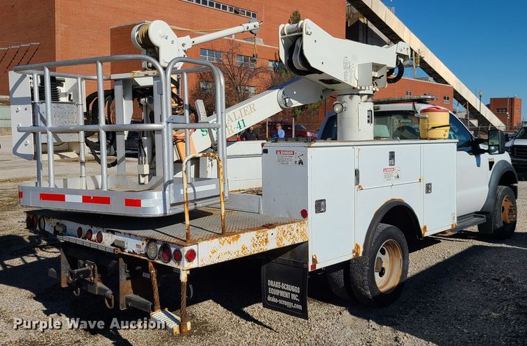 image for item HE9980 2009 Ford F550 Super Duty  bucket truck