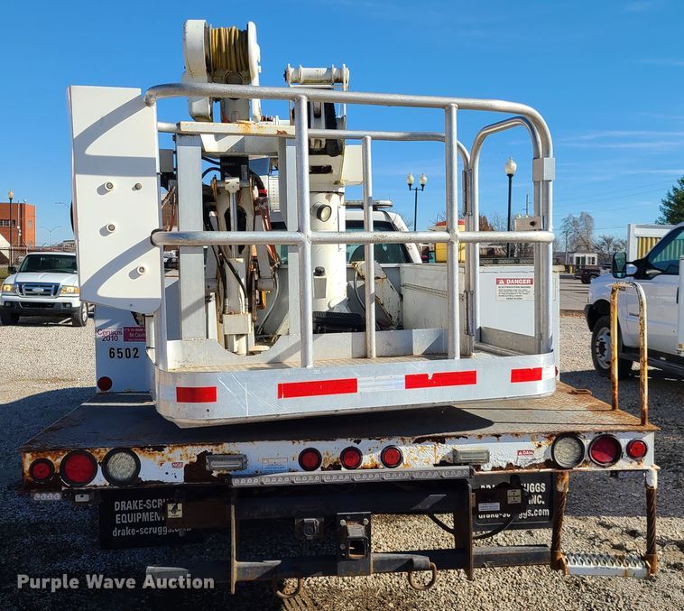 image for item HE9980 2009 Ford F550 Super Duty  bucket truck