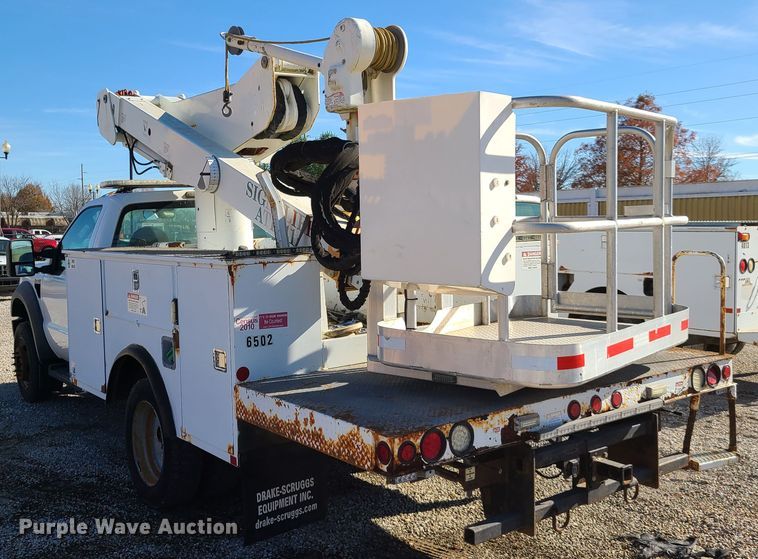 image for item HE9980 2009 Ford F550 Super Duty  bucket truck