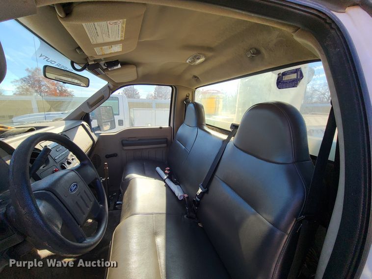 image for item HE9980 2009 Ford F550 Super Duty  bucket truck