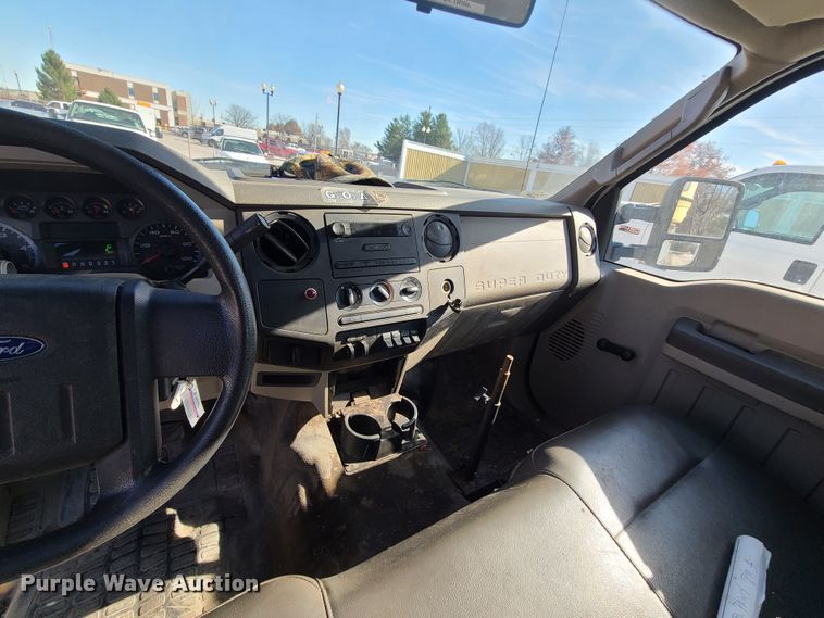 image for item HE9980 2009 Ford F550 Super Duty  bucket truck