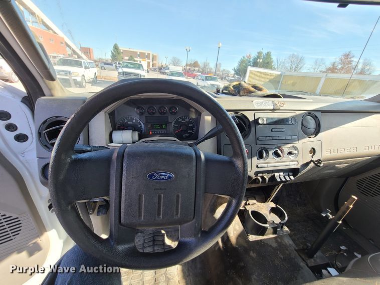 image for item HE9980 2009 Ford F550 Super Duty  bucket truck