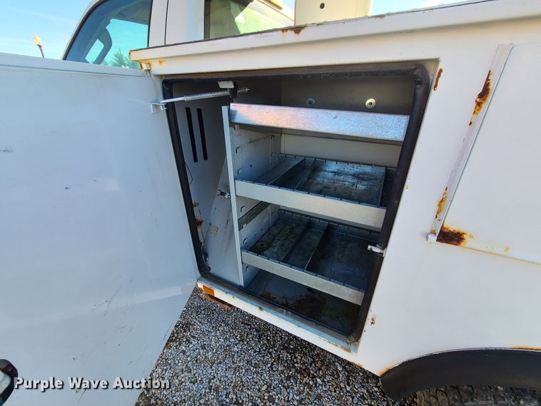 image for item HE9980 2009 Ford F550 Super Duty  bucket truck