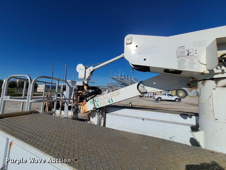 image for item HE9980 2009 Ford F550 Super Duty  bucket truck