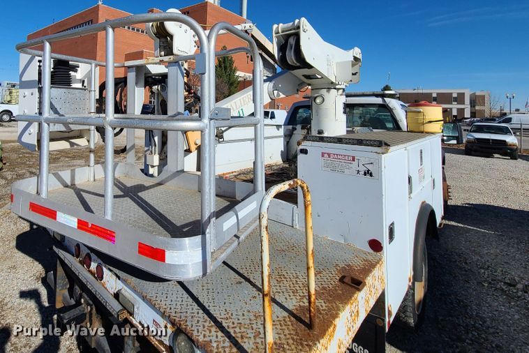 image for item HE9980 2009 Ford F550 Super Duty  bucket truck