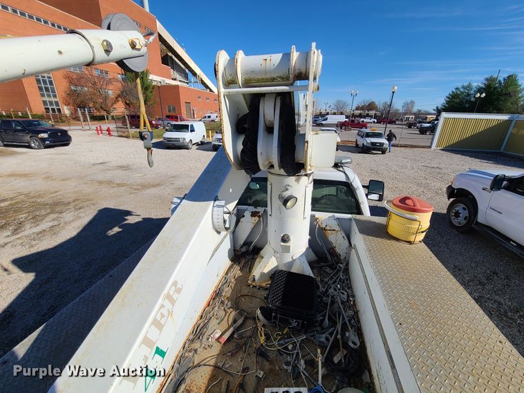 image for item HE9980 2009 Ford F550 Super Duty  bucket truck