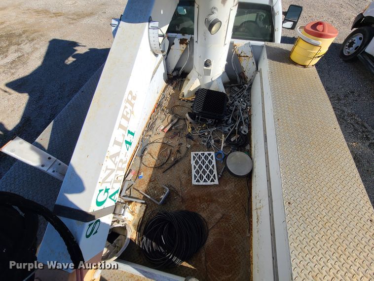 image for item HE9980 2009 Ford F550 Super Duty  bucket truck