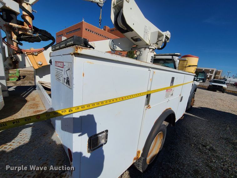 image for item HE9980 2009 Ford F550 Super Duty  bucket truck