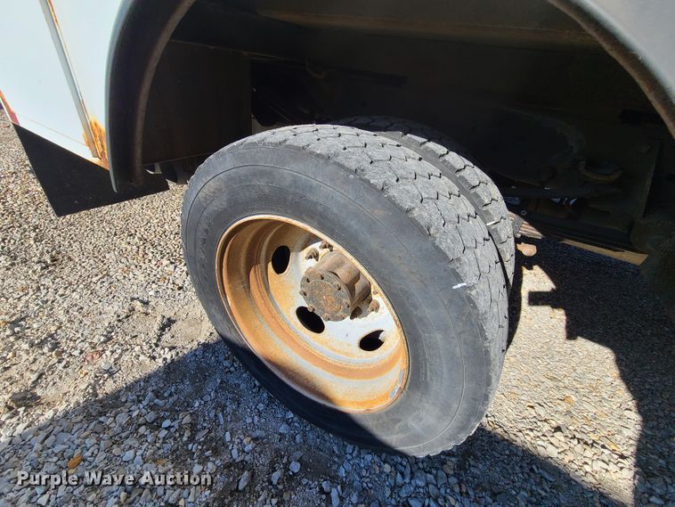 image for item HE9980 2009 Ford F550 Super Duty  bucket truck