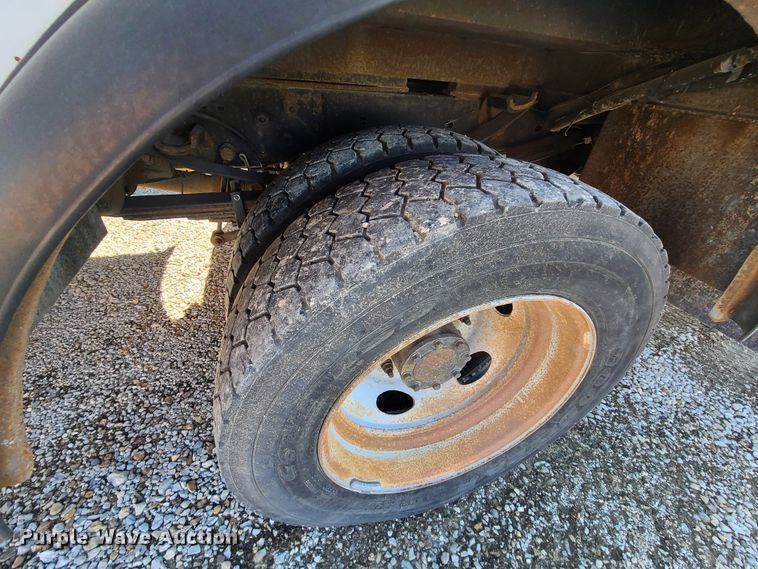 image for item HE9980 2009 Ford F550 Super Duty  bucket truck