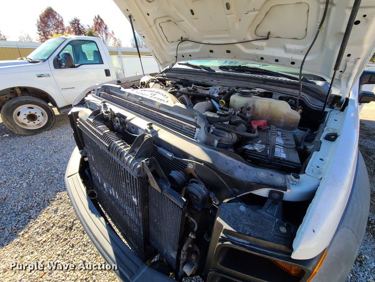 image for item HE9980 2009 Ford F550 Super Duty  bucket truck