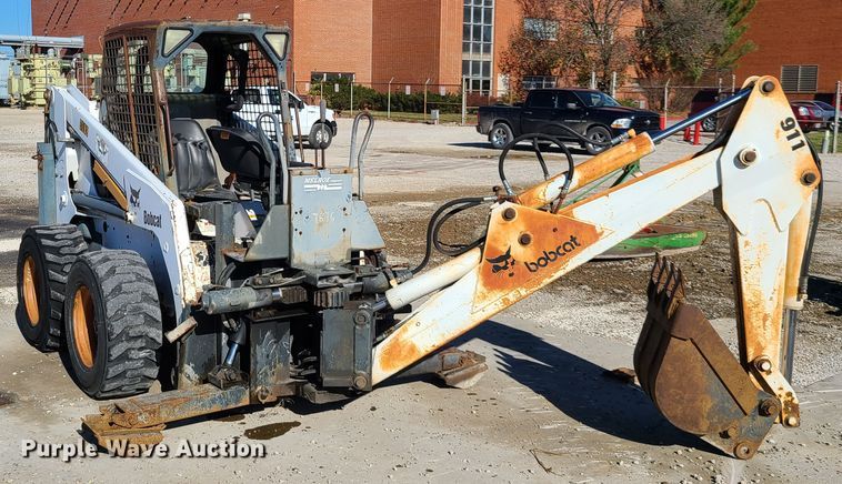 image for item HE9982 2001 Bobcat 863  skid steer loader