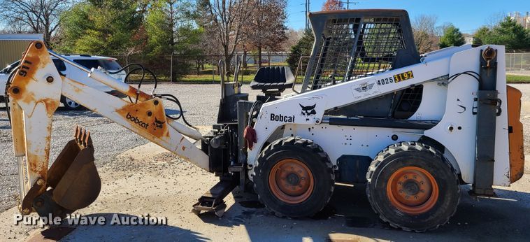 image for item HE9982 2001 Bobcat 863  skid steer loader