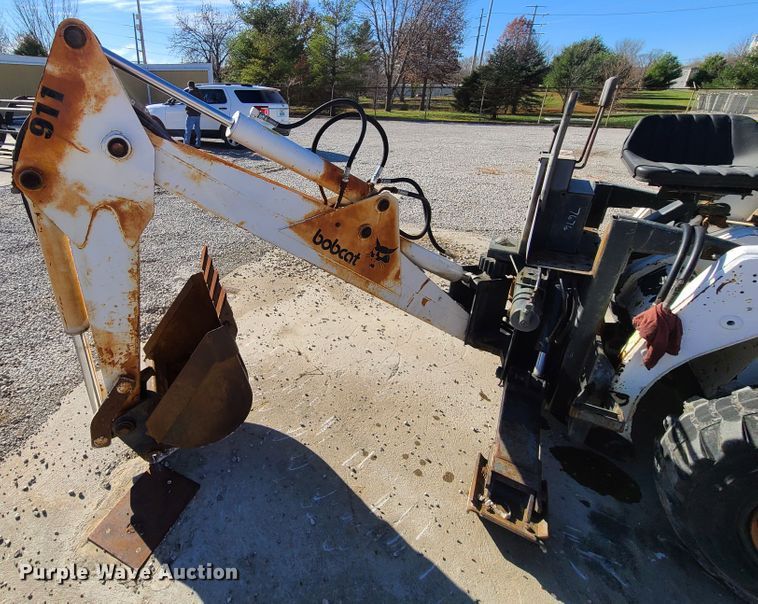 image for item HE9982 2001 Bobcat 863  skid steer loader