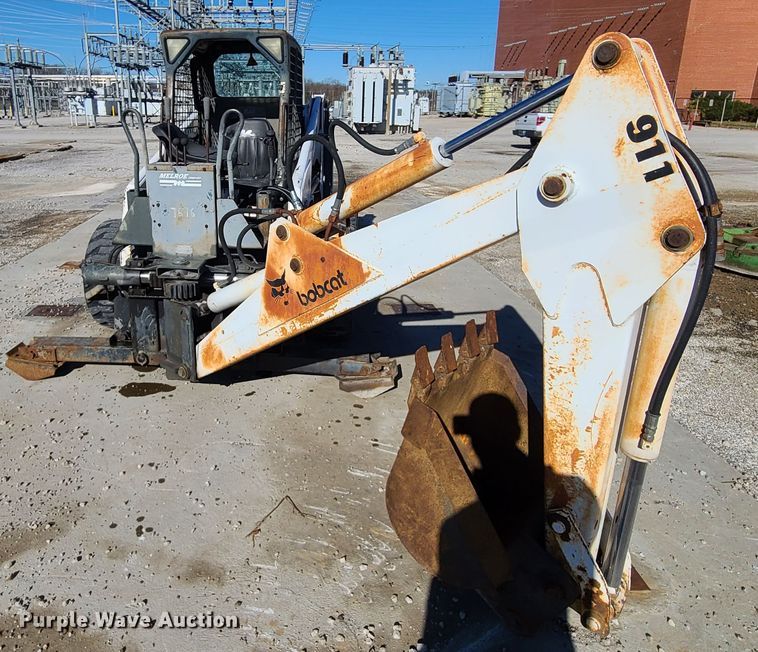 image for item HE9982 2001 Bobcat 863  skid steer loader