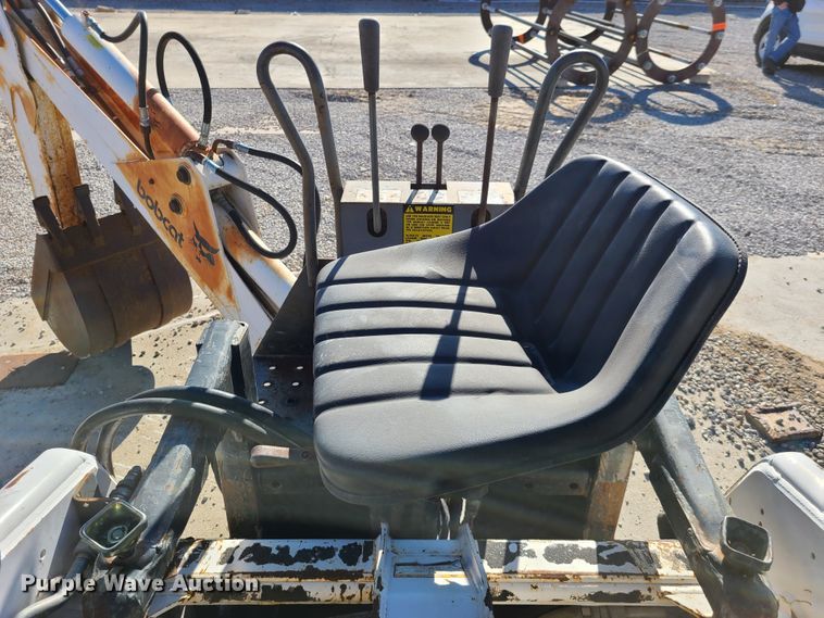 image for item HE9982 2001 Bobcat 863  skid steer loader