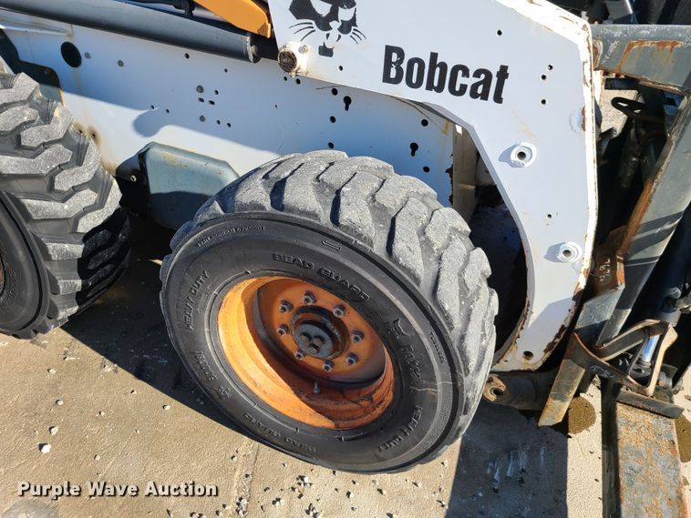 image for item HE9982 2001 Bobcat 863  skid steer loader